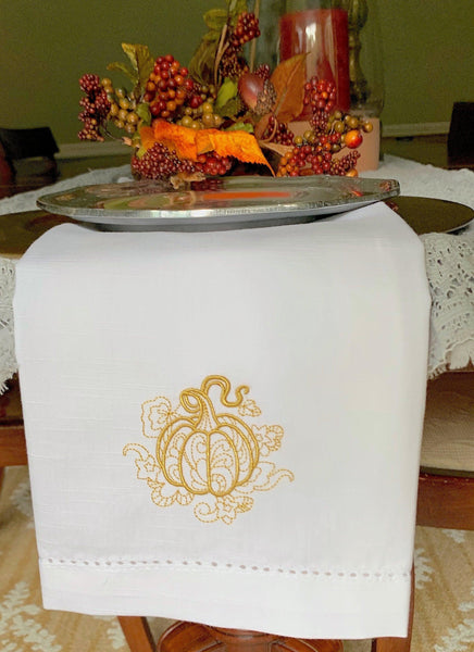 Pumpkin Swirl Cloth Napkins - Set of 4 napkins - White Tulip Embroidery