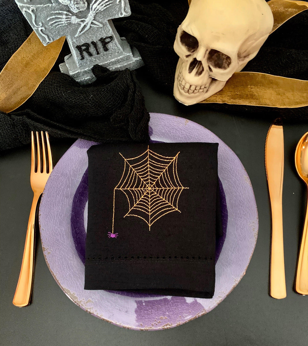 http://whitetulipembroidery.com/cdn/shop/products/halloween-spider-napkins-set-of-4-cloth-napkins-white-tulip-embroidery-1_1200x1200.jpg?v=1676310382