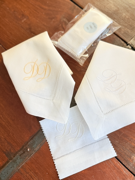 Set of 150 DD Bulk Monogrammed Cloth Napkins, Off-White Thread - White Tulip Embroidery