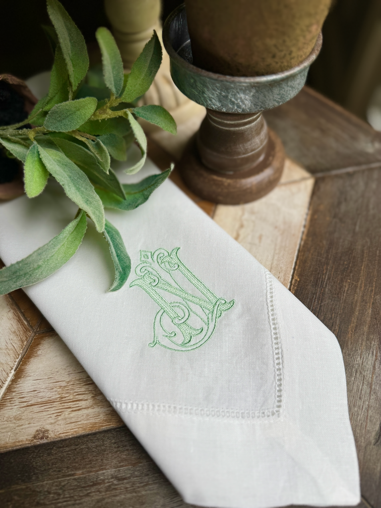 Antique Chic Monogrammed Cloth Dinner Napkins - Set of 4 napkins - White Tulip Embroidery