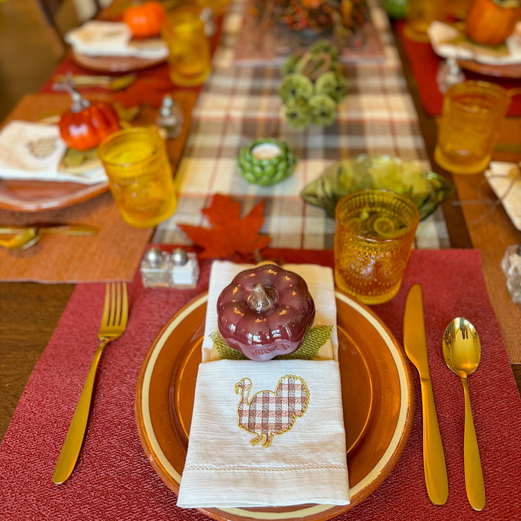 Plaid Turkey Napkins, Set of 4, Thanksgiving cloth napkins, Plaid napkins, Turkey embroidered napkins - White Tulip Embroidery