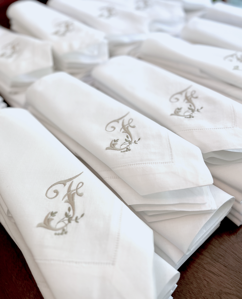 Set of 25 Large Order Monogrammed Wedding Napkins, Embroidered Dinner Napkins - White Tulip Embroidery