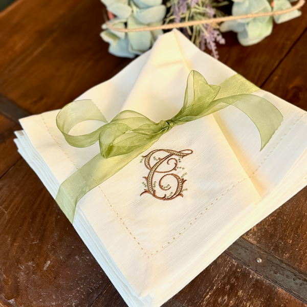 Delicate Monogrammed Cloth Dinner Napkins - Set of 4 napkins - White Tulip Embroidery