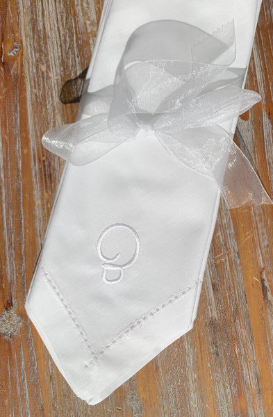 Ava Monogrammed Embroidered Cloth Napkins - White Tulip Embroidery