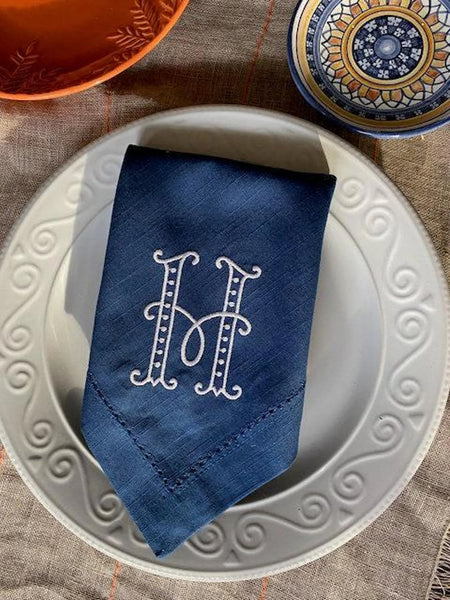 Barrea Modern Floral Monogrammed Embroidered Cloth Napkins / Set of 4 / - White Tulip Embroidery