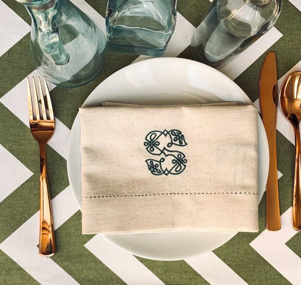 Celtic Monogrammed Cloth Napkins - Set of 4 napkins - White Tulip Embroidery