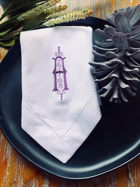 Elegant Monogrammed Cloth Napkins - Set of 4 dinner napkins - White Tulip Embroidery