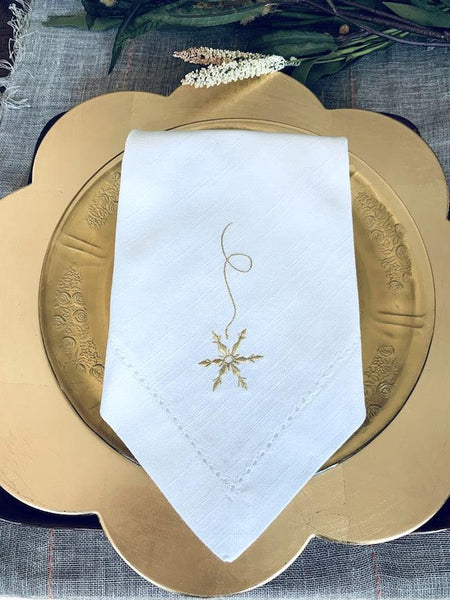 Falling Snowflake Cloth Napkins - Set of 4 napkins - White Tulip Embroidery