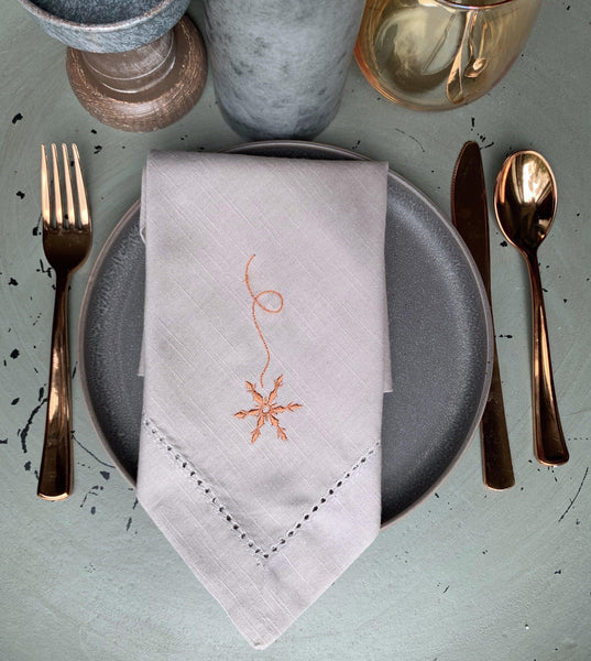 Falling Snowflake Cloth Napkins - Set of 4 napkins - White Tulip Embroidery