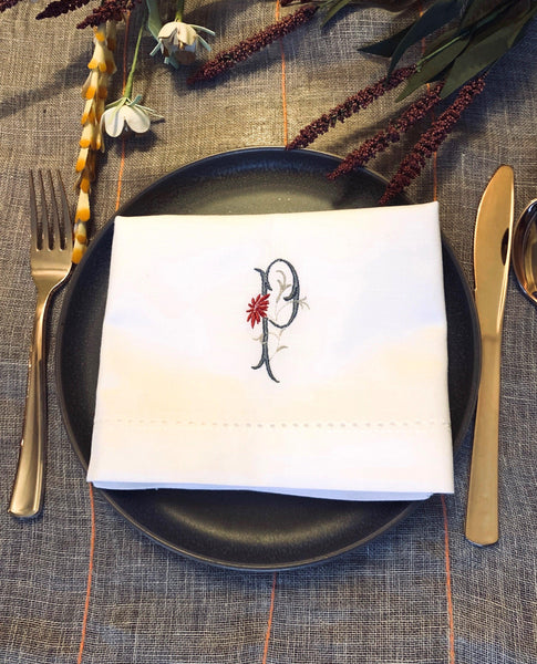 Floral Monogrammed Embroidered Cloth Napkins - Set of 4 napkins - White Tulip Embroidery