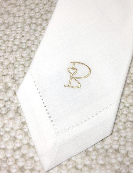Heart Monogrammed Cloth Napkins - Set of 4 napkins - White Tulip Embroidery