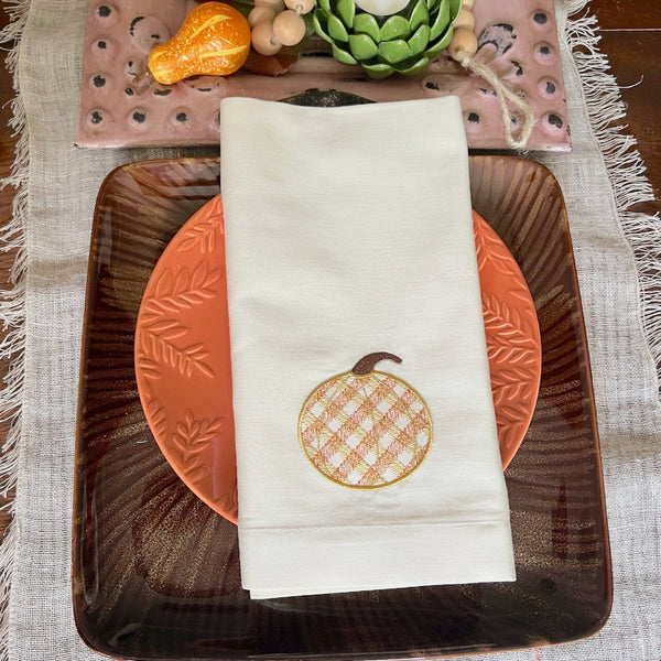 Plaid Pumpkin Napkins, Set of 4, Thanksgiving cloth napkins, Halloween napkins, pumpkin embroidered napkins, halloween table decorations - White Tulip Embroidery