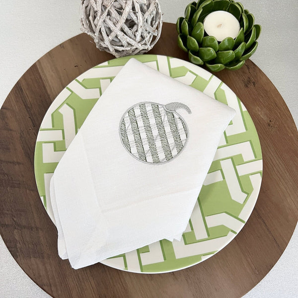 Plaid Pumpkin Napkins, Set of 4, Thanksgiving cloth napkins, Halloween napkins, pumpkin embroidered napkins, halloween table decorations - White Tulip Embroidery