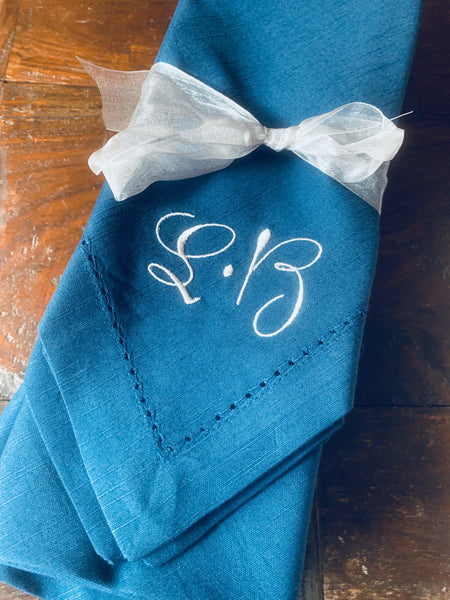 Ink Double Letter Monogrammed Cloth Napkins - Set of 4 Duogram Napkins - White Tulip Embroidery