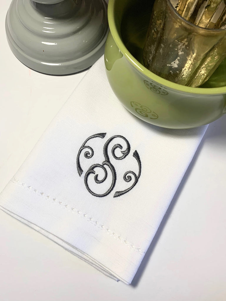 Set of 4 Lori Monogrammed Embroidered Cloth Napkins - White Tulip Embroidery