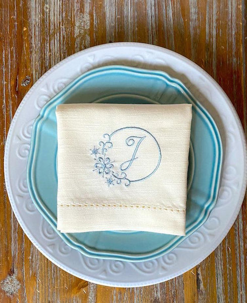 Monogrammed Snowflake Cloth Napkins-Set of 4 napkins - White Tulip Embroidery