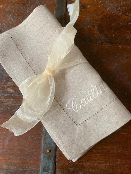 Personalized Wedding Party Monogrammed Name Napkins, Set of 4 names napkins - White Tulip Embroidery