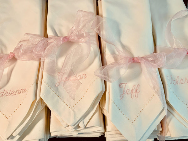 Personalized Wedding Party Monogrammed Name Napkins, Set of 4 names napkins - White Tulip Embroidery