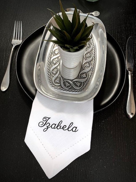 Personalized Wedding Party Monogrammed Name Napkins, Set of 4 names napkins - White Tulip Embroidery
