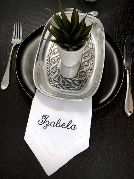 Set of 100 Personalized Wedding Party Monogrammed Name Napkins, Bulk names napkins - White Tulip Embroidery