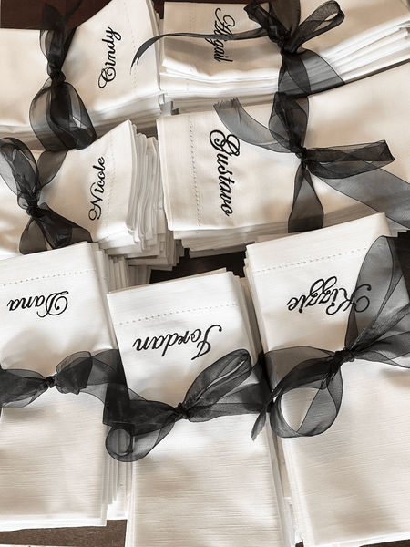 Set of 100 Personalized Wedding Party Monogrammed Name Napkins, Bulk names napkins - White Tulip Embroidery