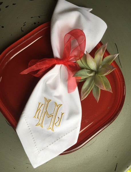 Set of 4 Baroque Monogrammed Wedding Napkins, Embroidered Dinner Napkins - White Tulip Embroidery