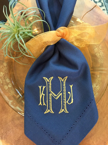 Set of 4 Baroque Monogrammed Wedding Napkins, Embroidered Dinner Napkins - White Tulip Embroidery