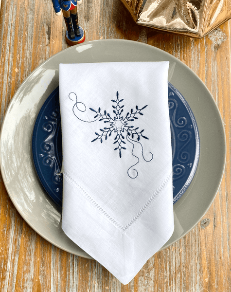 Snowflake Cloth Napkins - Set of 4 napkins - White Tulip Embroidery