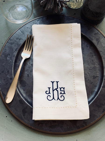 Verona Monogrammed Embroidered Cloth Napkins - White Tulip Embroidery