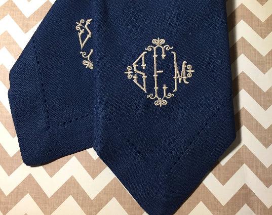 Wicker Monogrammed Cloth Dinner Napkins - Set of 4 napkins - White Tulip Embroidery