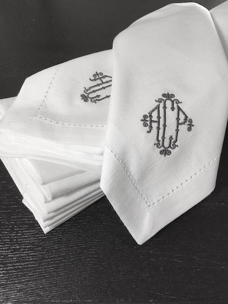 Wicker Monogrammed Cloth Dinner Napkins - Set of 4 napkins - White Tulip Embroidery