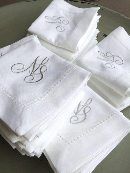 White Napkins, Tulip Script Monogrammed letter Cloth Embroidery monogr 200 Bulk Initial – Two 2