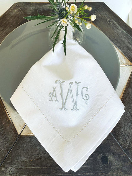https://whitetulipembroidery.com/cdn/shop/products/3-letter-bulk-monogrammed-wedding-napkins-set-of-200-embroidered-cloth-dinner-napkins-white-tulip-embroidery-3_grande.jpg?v=1676310829