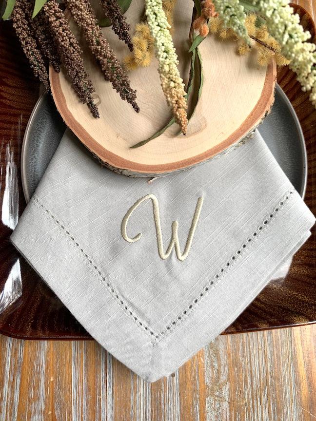 Ava Monogrammed Embroidered Cloth Napkins - White Tulip Embroidery