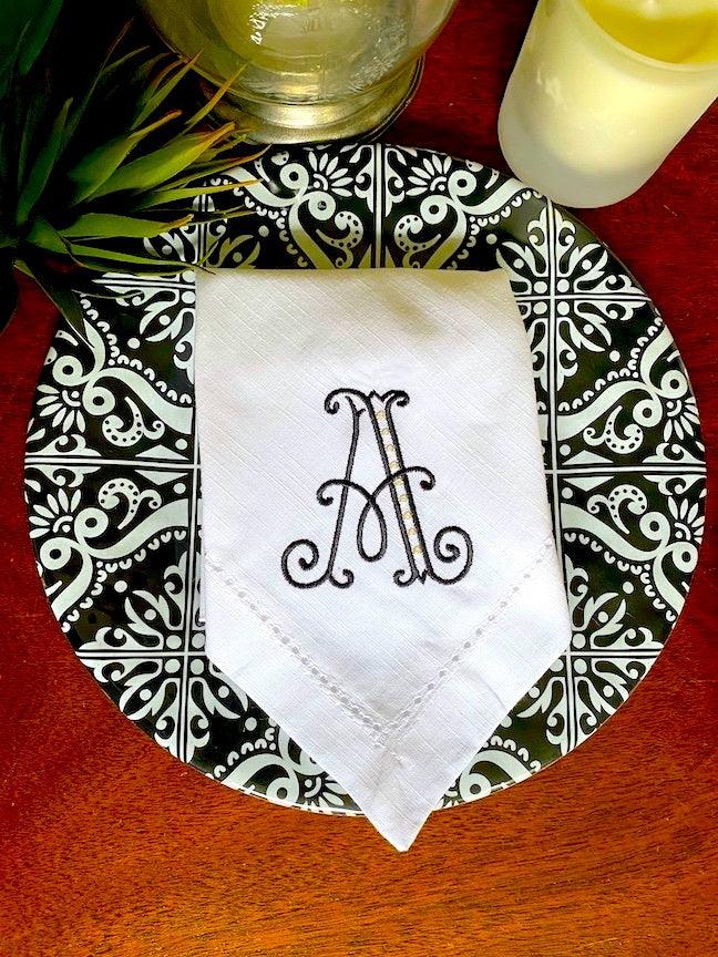 Barrea Modern Floral Monogrammed Embroidered Cloth Napkins / Set of 4 / - White Tulip Embroidery