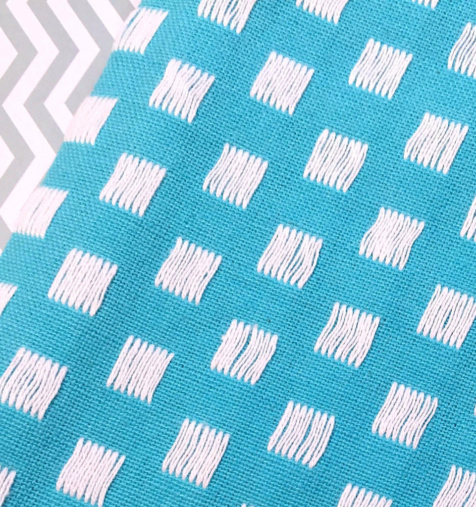 Blue and White Buttonhole Cloth Napkins - Set of 4 buttonhole napkins - White Tulip Embroidery