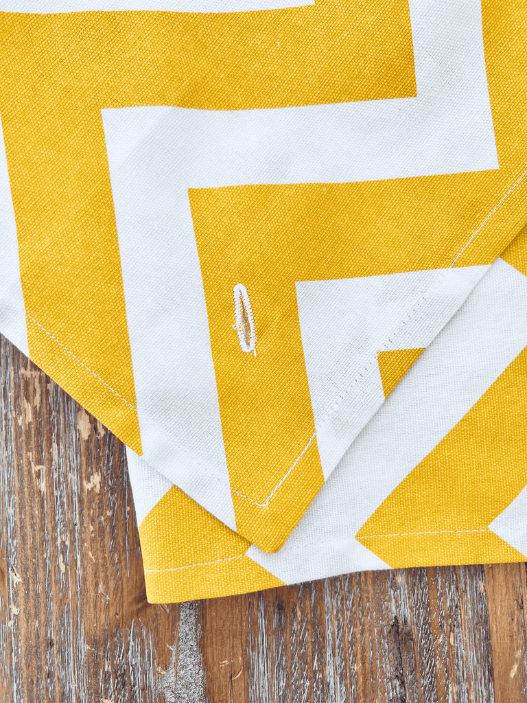 Buttonhole Cloth  Napkin, Chevron Yellow Buttonhole Napkins - Set of 4 cotton napkins - White Tulip Embroidery