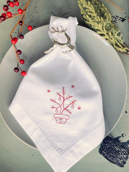 https://whitetulipembroidery.com/cdn/shop/products/christmas-tree-embroidered-cloth-napkins-set-of-4-napkins-white-tulip-embroidery-3_d3158f33-c754-4418-8d65-7c1fb0b00c09_grande.jpg?v=1676312297