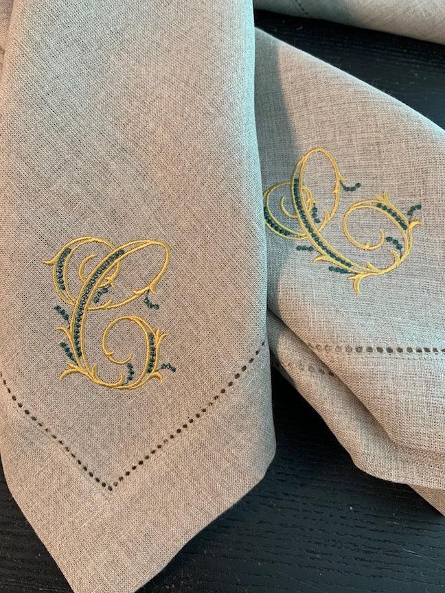 https://whitetulipembroidery.com/cdn/shop/products/delicate-monogrammed-cloth-dinner-napkins-set-of-4-napkins-white-tulip-embroidery-14.jpg?v=1692726932