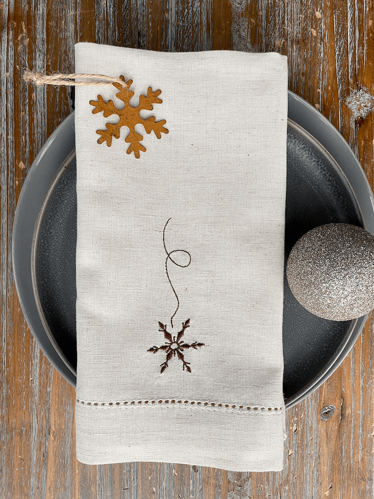 Falling Snowflake Cloth Napkins - Set of 4 napkins - White Tulip Embroidery