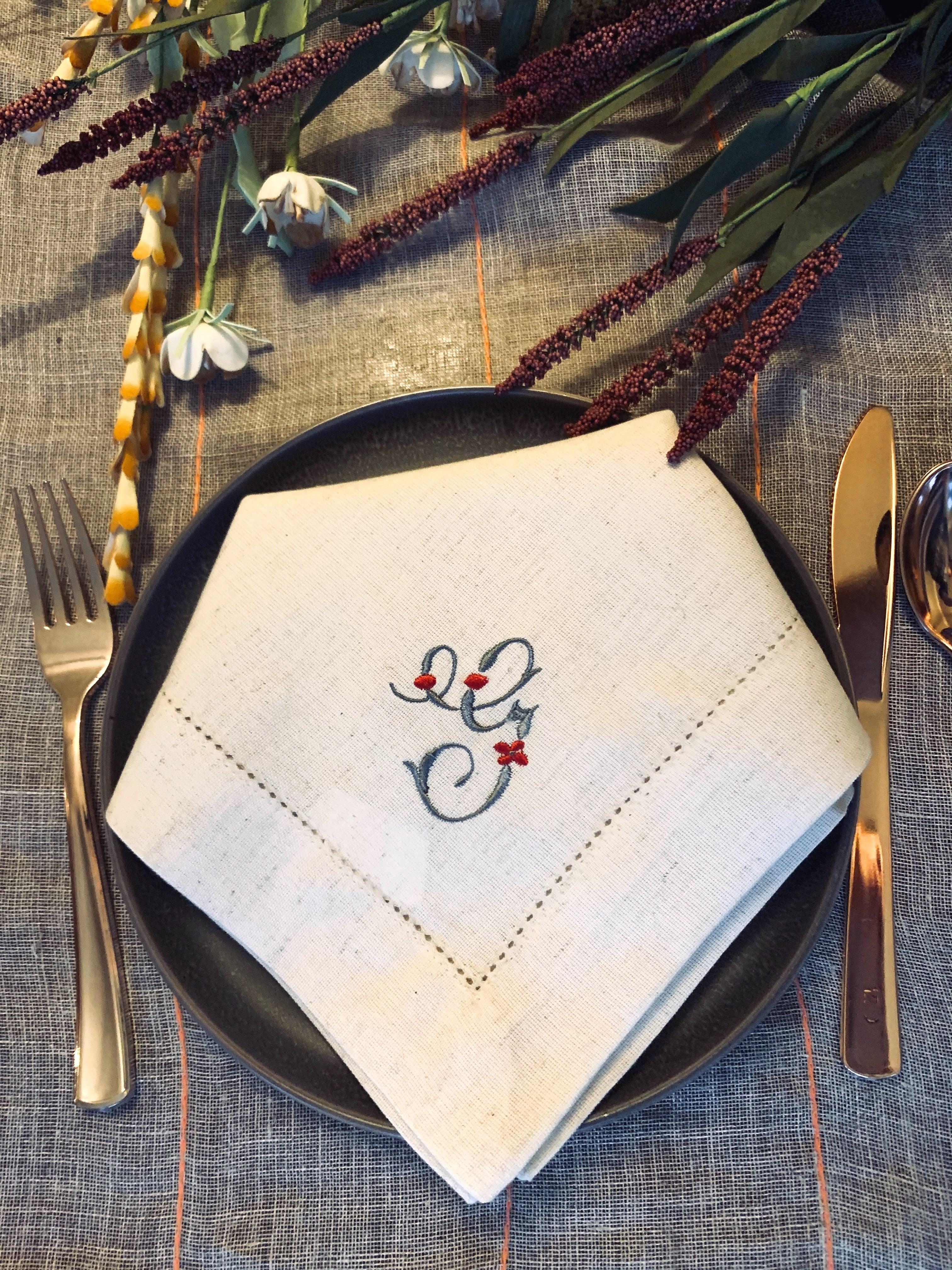 Wendy Monogrammed Embroidered Cloth Napkins - Set of 4 napkins – White  Tulip Embroidery