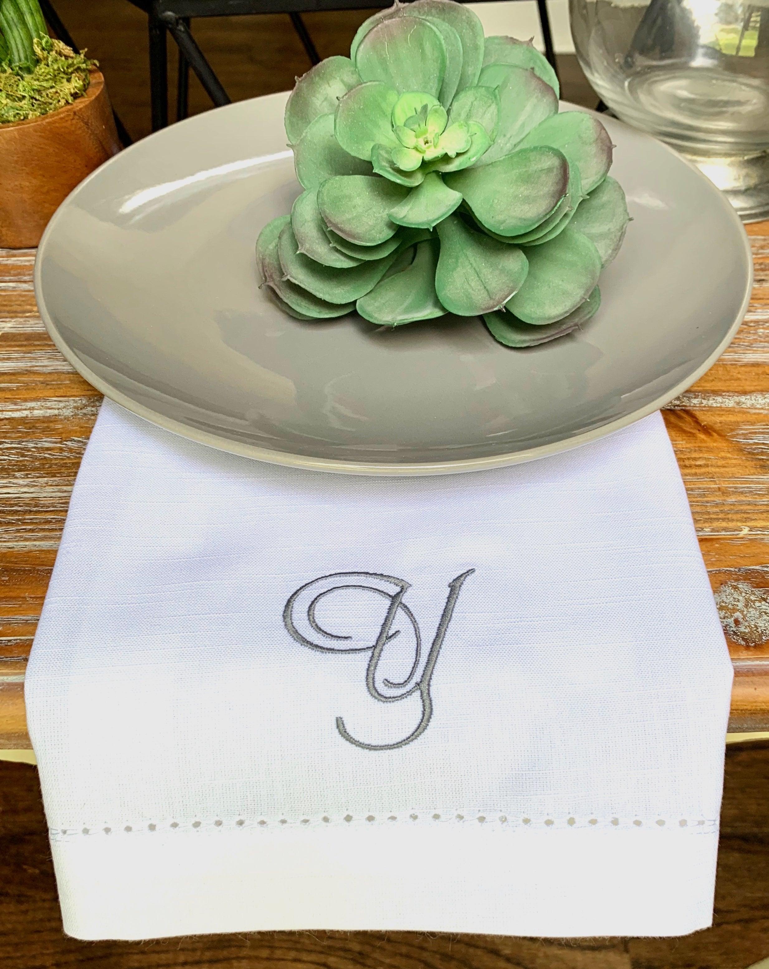https://whitetulipembroidery.com/cdn/shop/products/formal-style-monogrammed-cloth-dinner-napkins-set-of-4-napkins-white-tulip-embroidery-3.jpg?v=1676307751