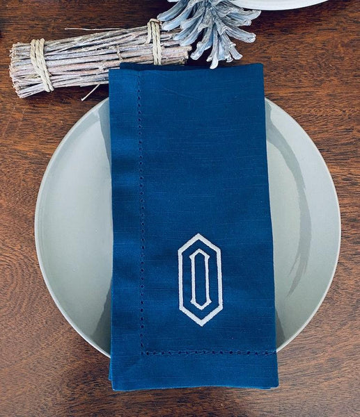 https://whitetulipembroidery.com/cdn/shop/products/hexagon-monogrammed-napkins-set-of-4-napkins-white-tulip-embroidery-1_grande.jpg?v=1676307036