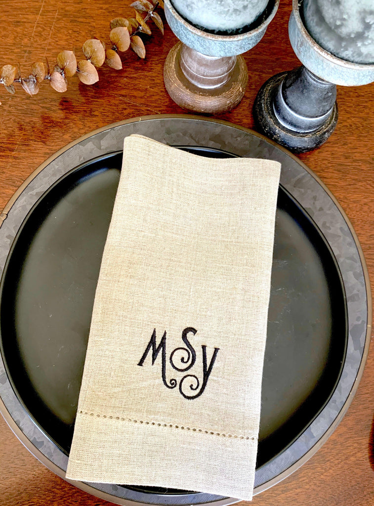 Isabel Monogrammed Cloth Napkins - White Tulip Embroidery