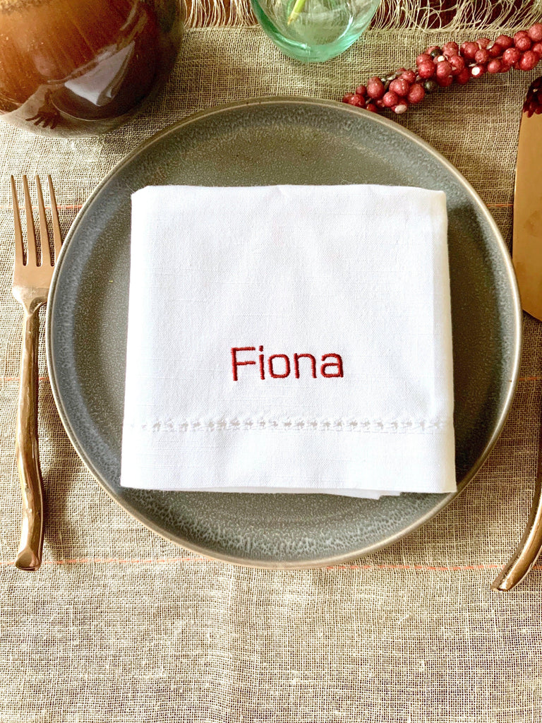 Place Cards Wedding Name Napkins, Set of 4 Names Cloth napkins, Fiona - White Tulip Embroidery