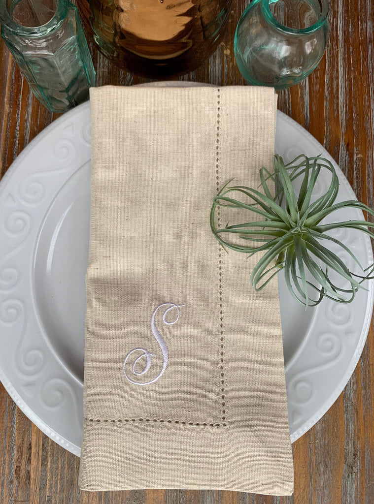 Rachael Monogrammed Embroidered Cloth Napkins - Set of 4 napkins - White Tulip Embroidery