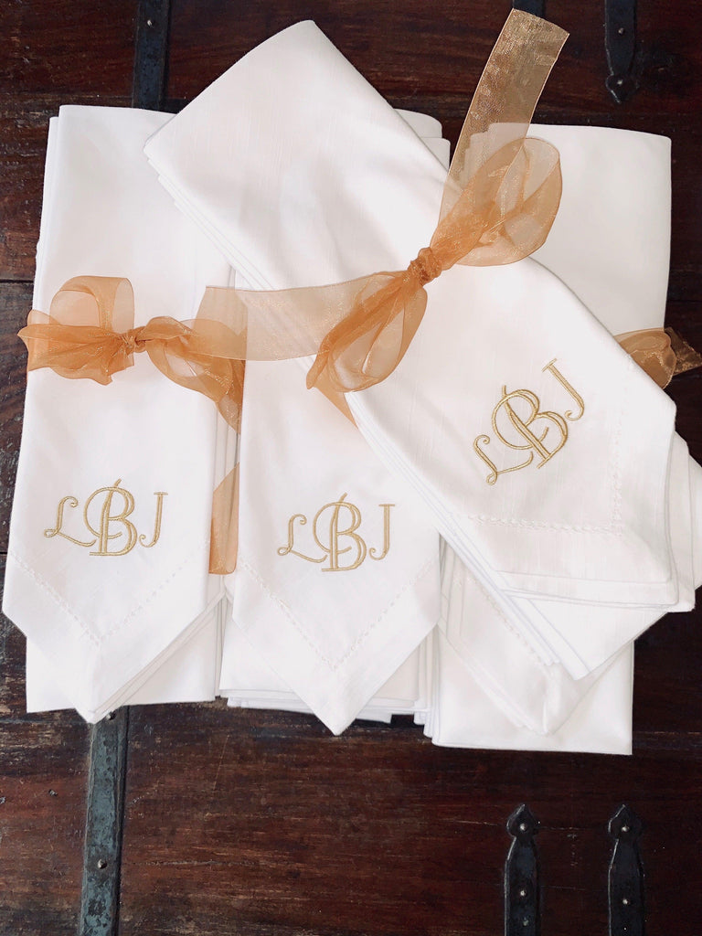 Select Monogrammed Embroidered Cloth Napkins - White Tulip Embroidery