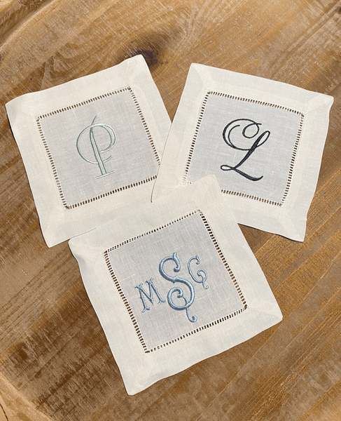 https://whitetulipembroidery.com/cdn/shop/products/set-of-4-ivory-monogrammed-linen-cocktail-napkins-white-tulip-embroidery-2_grande.png?v=1676313782