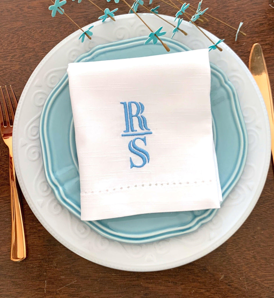 Stacked 2 Letter Monogrammed Cloth Napkins- Set of 4 Duogram Napkins - White Tulip Embroidery