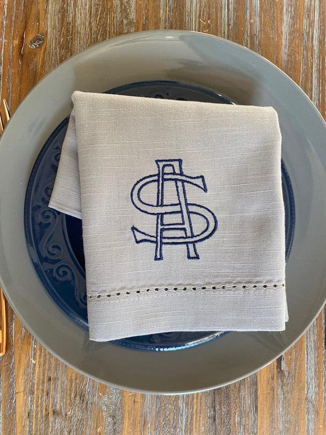 Two Initial interlinking Monogrammed Cloth Napkins - Set of 4 Duogram Napkins - White Tulip Embroidery